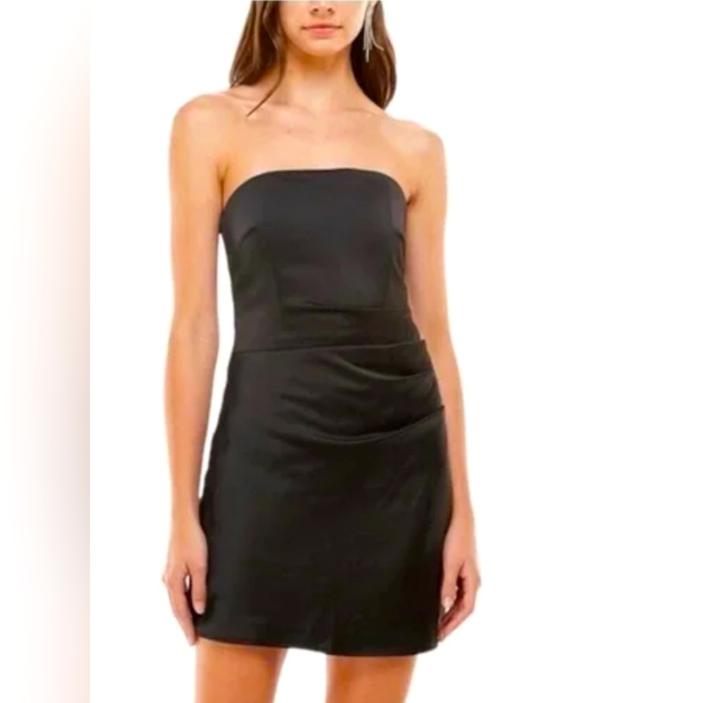 Wayf Strapless mini dress. Holiday Party Ready